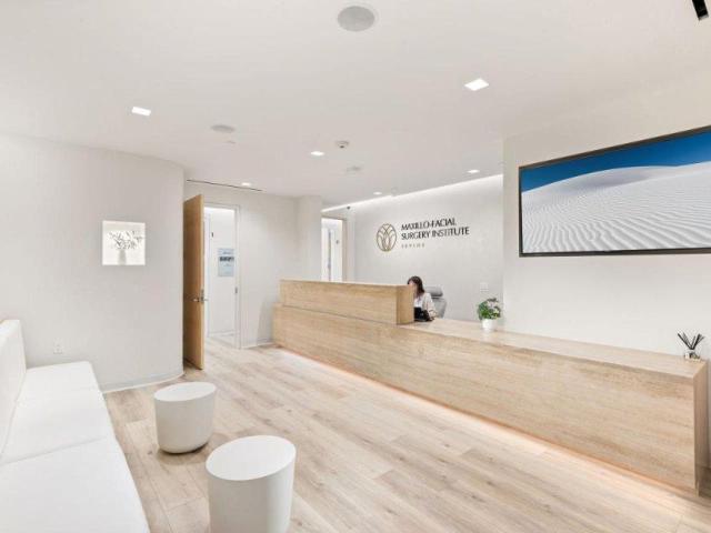 Oral surgeon Orange County