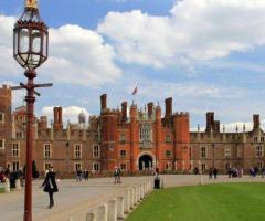 Get a fully trained, supportive, and licensed tour guide for the Windsor Castle tours