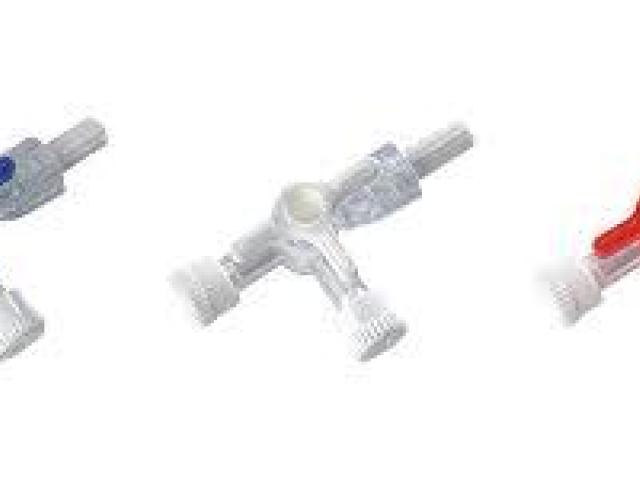 Efficient Multi-Line Access using three way stopcock