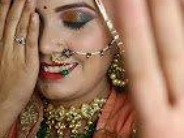 Lakmé Academy Powered By Aptech:-Makeup Course in Satellite Ahmedabad