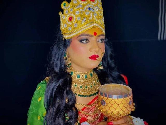 Lakme Academy Powered By Aptech Bathinda:-Professional Makeup Courses In Bathinda