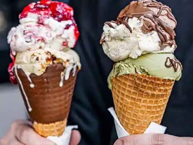 Enjoy Fresh Gelato and Desserts at Our Ice Cream Parlour