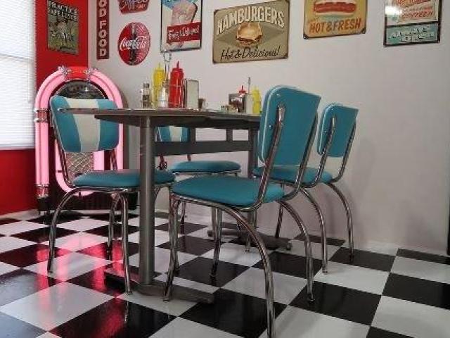 Acquire custom Northstar Elmira appliances for our Retro Kitchen supply store