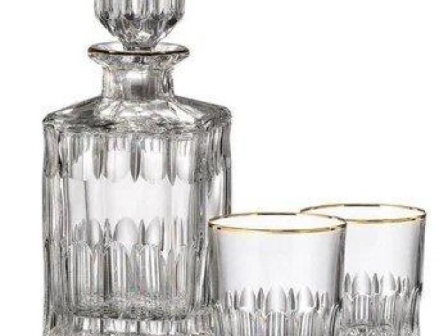 Whiskey Decanter and Glasses | Classic Crystal Set